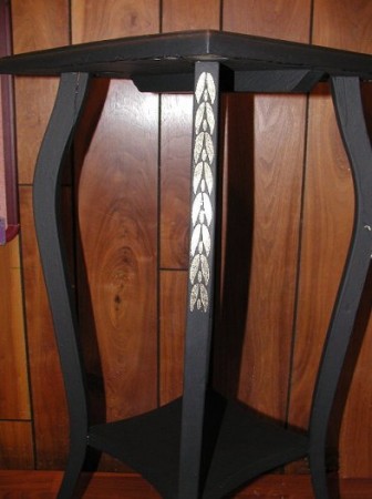 Stenciled Design on Table Legs